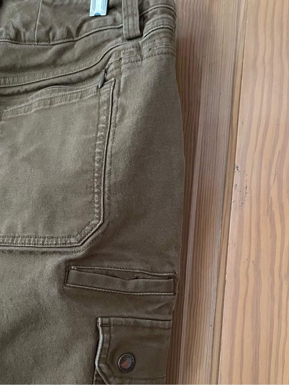 Duluth Fire Hose Cargo Work Pants, Size 8x31, Yellowish Olive - Picture 4 of 6